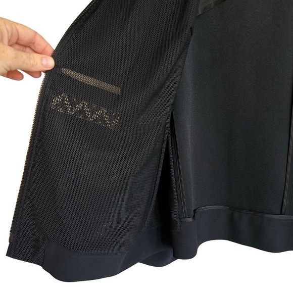 Akris Punto Black Lace Inset Zip-Up Jacket, Size 14 - Picture 5 of 11